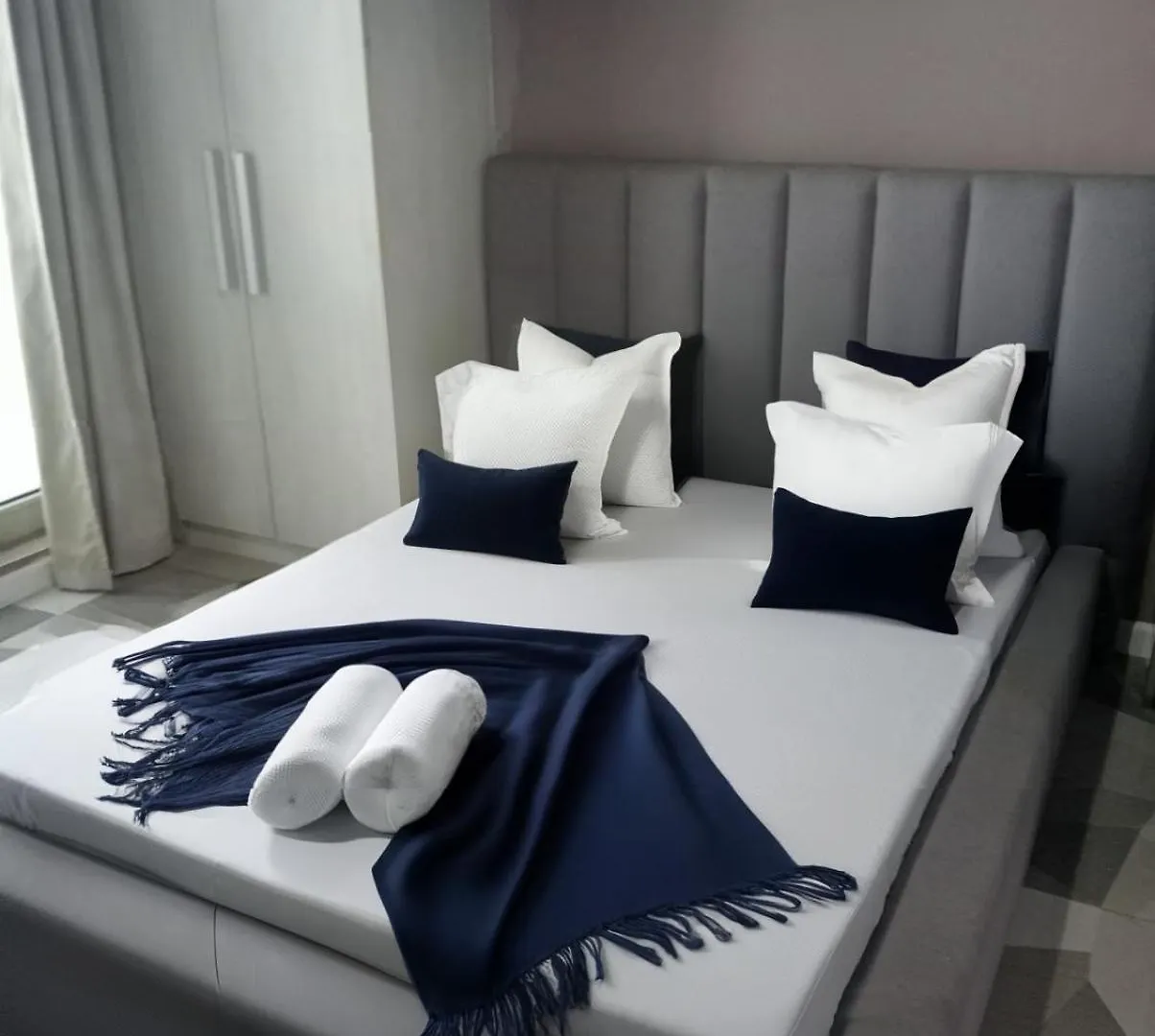 Azure Staycation By Jen & Jes Manila Apartment